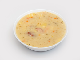 Żurek z kiełbasą i ziemniakami