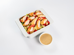 Sałatka z kurczakiem i ananasem